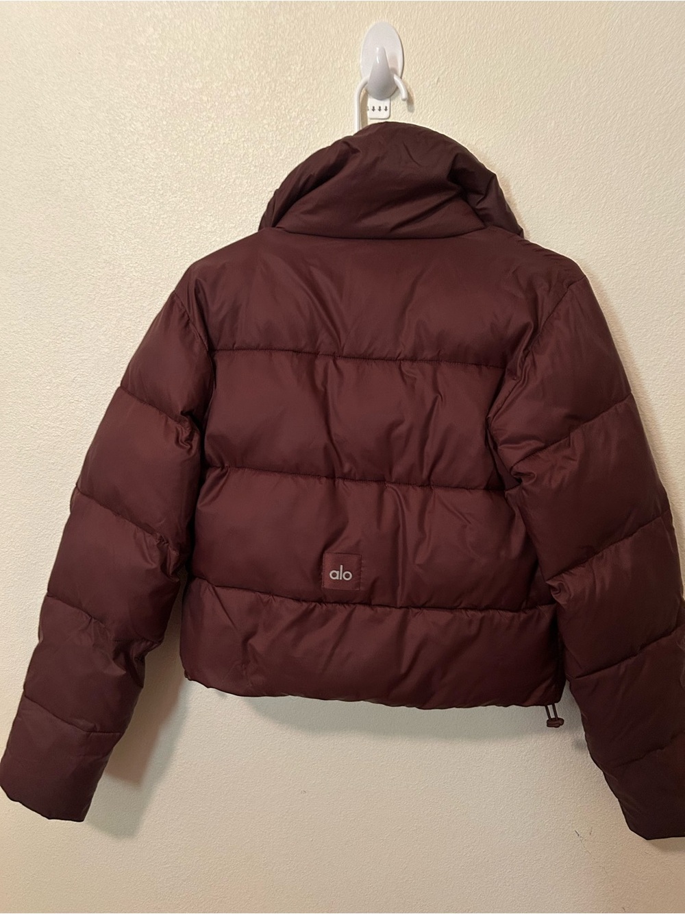 ALO Yoga Women's Maroon Cropped Puffer Jacket - Picture 7 of 7